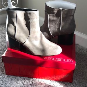 Never worn Aerosole booties size 9